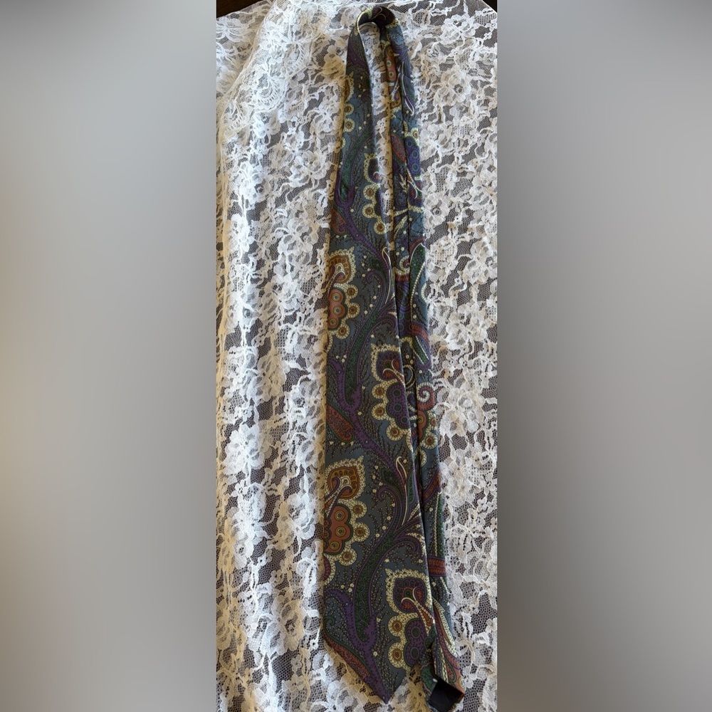 NWOT Oscar de la Renta tie